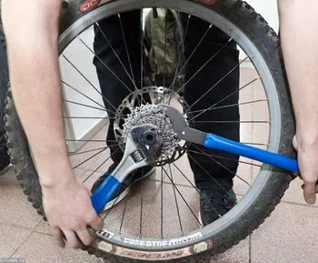 Cum de a elimina roata de pe bicicletă 1 (bicicleta) Cum se scoate roata de bicicleta 1