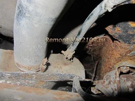 Scoaterea rezervorului de combustibil din vehicul, repararea vaze 2109-2108