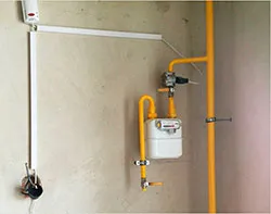 Cum se ascunde (închide) o conductă de gaz în bucătărie, o fotografie, o idee mai bine cum să decoreze (țeavă) Cum se ascunde (închide) o conductă de gaz în bucătărie, o fotografie, o idee mai bine cum de a decora