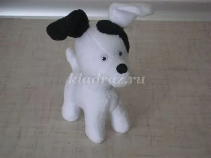 Cum să coase un fleece caine care are un model de lână câine