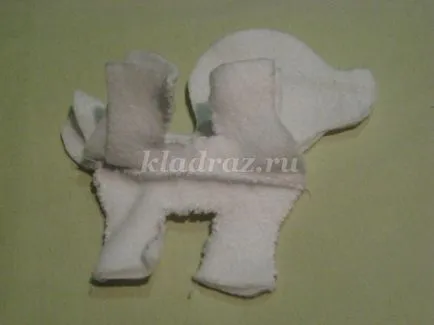 Cum să coase un fleece caine care are un model de lână câine