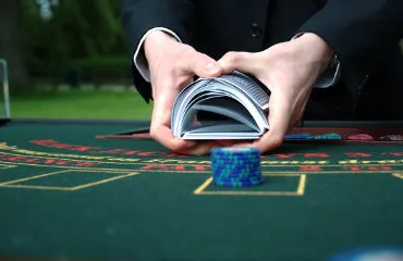 Cum de a amesteca cărțile toate modurile de a amesteca cărțile de la clasici la carduri (specii exotice) Cum de a amesteca cărțile toate modurile de a amesteca cărțile de la cele clasice la exotice