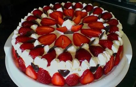 Cum de a decora un tort cu căpșuni în casă (căpșuni) Cum de a decora un tort cu căpșuni în casă
