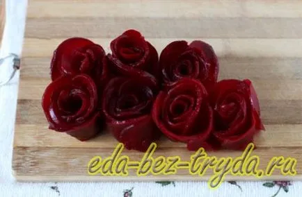 Cum de a decora un hering sub o haină de blană fotografie