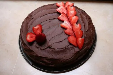 Cum de a decora un tort cu căpșuni în casă (căpșuni) Cum de a decora un tort cu căpșuni în casă