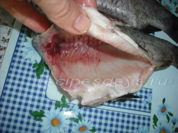 După cum se prăjește gustoase și în mod corespunzător crap intr-o tigaie, rețeta zilei (dreapta) prăji Ca și gustoase în mod corespunzător crap intr-o tigaie, rețeta zilei