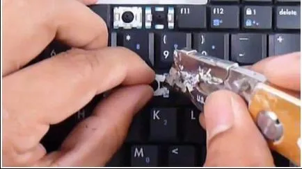 Cum se introduce un buton de pe un laptop a căzut dintr-o cheie de laptop - ce să facă (laptop) Cum se introduce un buton de pe laptop-ul a avut cheia de laptop - ce să facă