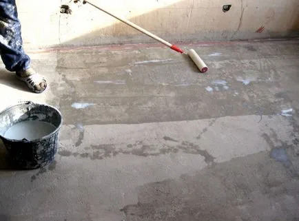 Cum se toarnă podea autonivelante umple corect podea cu mâinile lor într-un apartament, cum să rasa (de umplere) Cum se toarnă podea autonivelante umple corect podea cu mâinile lor într-un apartament, cum să rasa