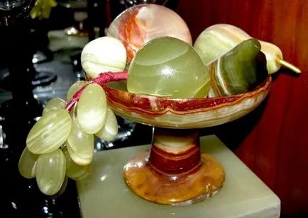 proprietăți magice Onyx de minerale din marmură albă, neagră și verde