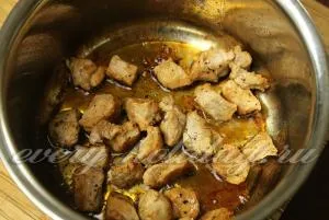 cartofi tocana cu carne și ciuperci (ciuperci) tocană de cartofi cu carne și ciuperci