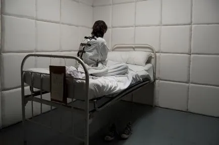Un catatonie sindrom, stupoare catatonică al cărui semn (semn) Catatonia este un sindrom al cărui simptome stupoare catatonică