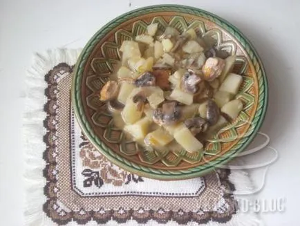 Cartofi, tocana cu carne și ciuperci - reteta cu fotografii