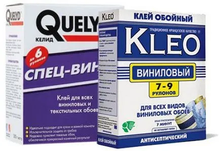 Lipirea tapet în bucătărie cu mâinile, făcând cu mâinile (mâini) Lipirea tapet în bucătărie cu mâinile, făcând cu mâinile