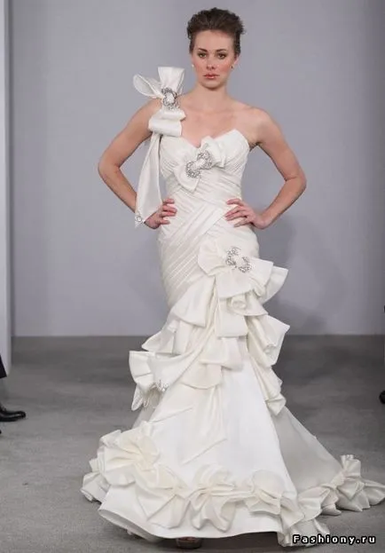Colectia de rochii de mireasa 2011, de la Pnina Tornai (colectare) Colectia de rochii de mireasa 2011 de la Pnina Tornai