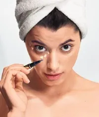 Produse cosmetice pentru piele tanara la douăzeci și mai în vârstă (tânăr) Produse cosmetice pentru piele tanara la douăzeci și mai în vârstă