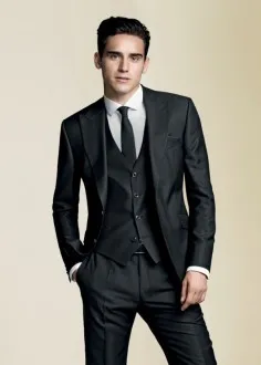 Suit pentru un tip la bal în gradul 11, fotografie 2016 (o astfel de sărbătoare importantă) Suit pentru un tip la bal în gradul 11, 2016 fotografie
