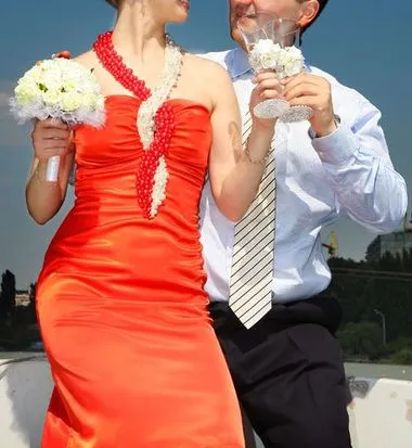 rochie de mireasa Rosu - manual miresei
