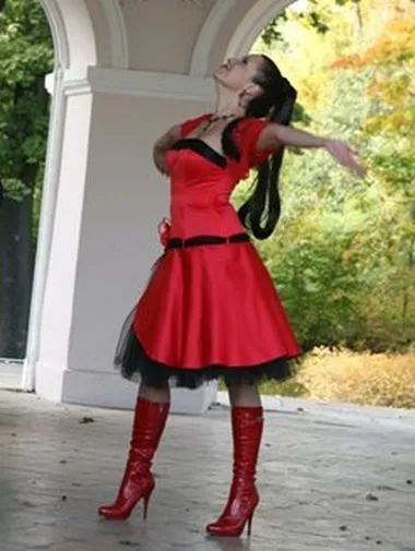 rochie de mireasa Rosu - manual miresei