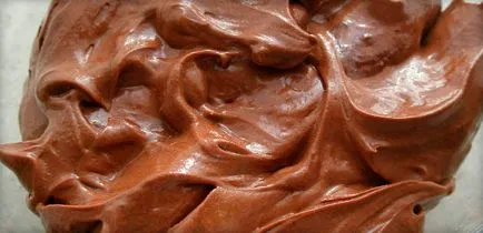 Crema reteta cozonac cu smântână, brânză de vaci, crema de ou și ciocolată