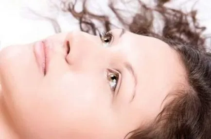 ochi frumosi fara machiaj si machiaj la fotografie acasă