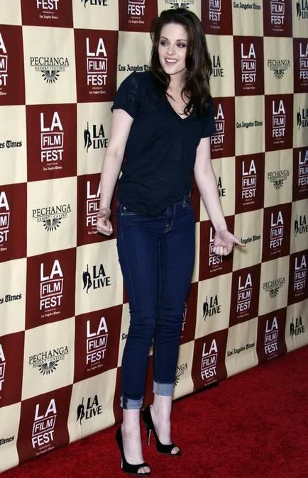 Kristen Stewart a vorbit despre căsătorie cu Robert Pattinson (Robert) Kristen Stewart a vorbit despre căsătorie cu Robert Pattinson