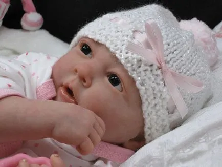 Doll renăscut ca un copil - aparent copii, și să ia mâinile - jucării (păpușă) Doll renăscut ca un copil - aparent copii, și să ia mâinile - jucării