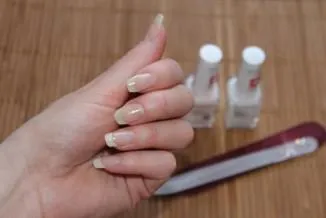 lac Terapeutic Evelyn 8 într-o singură instrucțiune, compoziție, evaluări, provocând unghii inflamat (compoziție) unghii Terapie Eveline 8 în 1 instruire, compoziție, comentarii, de ce doare unghiile