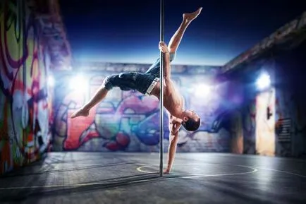 Dancing pe stâlp de înaltă tensiune ea Dancing pe stâlp de înaltă tensiune ea