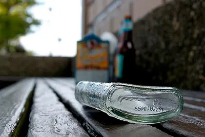 Rugăciuni de beție și alcoolism de soțul ei, tată, fiu și ceilalți (tatăl) Rugăciuni de beție și alcoolism de soțul ei, tată, fiu și restul