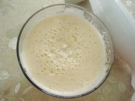 milkshake într-un blender fara inghetata