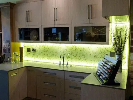 Instalarea de benzi cu LED-uri în bucătărie cu mâinile cum se instalează iluminare, instrucțiuni video (LED-uri) Instalarea de benzi cu LED-uri în bucătărie cu mâinile cum se instalează iluminat, instrucțiuni video de