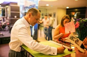 Noi concursuri distractive pentru oaspeții de la masa la o nuntă fără tamada (oferte pentru un oaspete de nunta la masa) Noi concursuri distractive pentru oaspeții de la masa la o nuntă fără Toastmaster