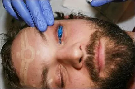 Noul trend - tatuaj pe globul ocular!