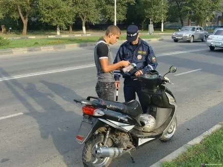Nu avem nevoie de dreptul la un moped și scutere