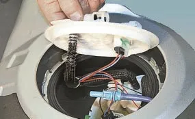 Opel îndepărtarea astra h, repararea și instalarea pompei de combustibil Opel aster n instrucțiunea de instalare de ridicare (astra) Opel astra h îndepărtarea, repararea și instalarea pompei de combustibil Opel Astra n uzina de îndepărtare de instrucțiuni