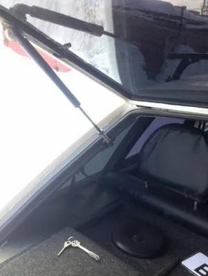 Deschide portbagajul cu butoane toci 2114, meserii pentru masina (trunchi) Deschide portbagajul cu butoane toci 2114, meserii pentru automobile