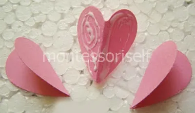 Carte poștală cu mâinile lor din hârtie și carton (mâini) Carte poștală cu mâinile lor din hârtie și carton