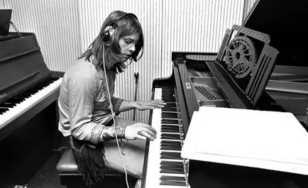 Ozzy Osbourne (Ozzy Osbourne) este de 60 de ani! (Revista etoday Internet)