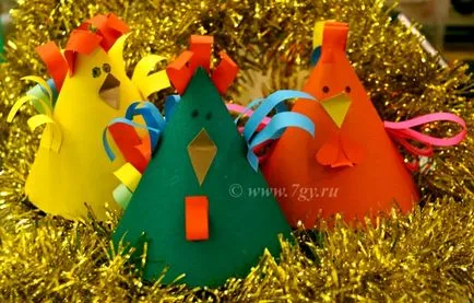 Cock de hârtie colorată (con) hack pentru Paste sau de Anul Nou cocoș pentru copiii cu propriile lor mâini