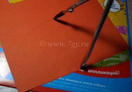 Cock de hârtie colorată (con) hack pentru Paste sau de Anul Nou cocoș pentru copiii cu propriile lor mâini