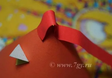 Cock de hârtie colorată (con) hack pentru Paste sau de Anul Nou cocoș pentru copiii cu propriile lor mâini