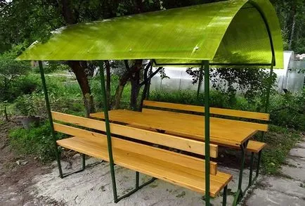 Mobilier de grădină cu mâinile lor din materiale de resturi Mobilier de grădină cu mâinile lor din materiale de resturi