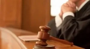 Depunerea unui proces împotriva companiei de asigurări o proceduri