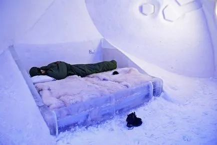 Aproape 10 regi de clădiri moderne, sub forma unui castel