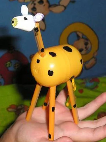 Crafts din ouă de la Kinder Surprise (Kinder Surprise) Artizanat din ouă de la Kinder surpriza