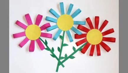 Artizanat pentru 8 martie flori de hartie, maternitate - sarcină, naștere, nutriție, de formare (flori) Artizanat pentru 8 martie flori de hartie, maternitate - sarcină, naștere, nutriție, educație