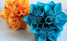 POM-poms de hîrtie cu mâinile toate de decor originale