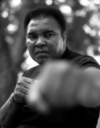 Flutter ca un fluture și intepatura ca o albină la Muhammad Ali 70 de ani! (Foto) (sport) Flutter ca un fluture și intepatura ca o albină la Muhammad Ali 70 de ani! (Foto)