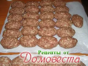 Prepararea cărnii tocate - rețete din domovesta (dreapta) Prepararea cărnii tocate - rețete din domovesta