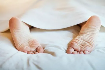 Un copil frică să doarmă singur 8 moduri de a depăși terorile nocturne (a) Un copil frică să doarmă singur 8 moduri de a depăși terorile nocturne